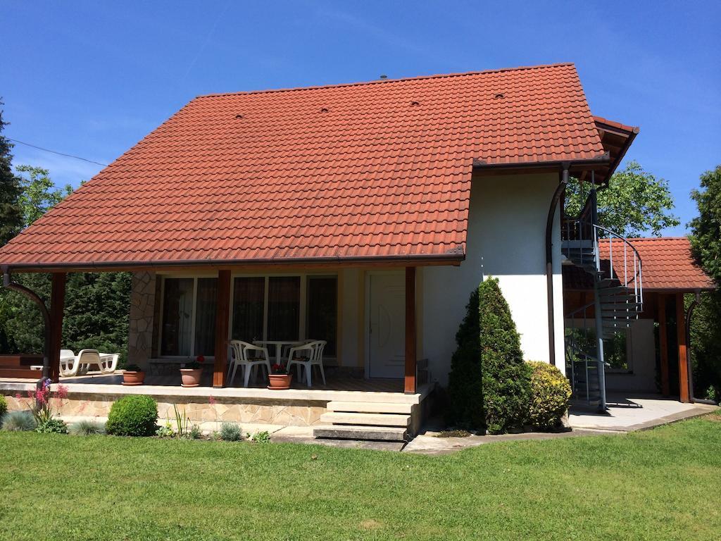 Frankie Holiday Apartment I. Balatongyörök Habitación foto